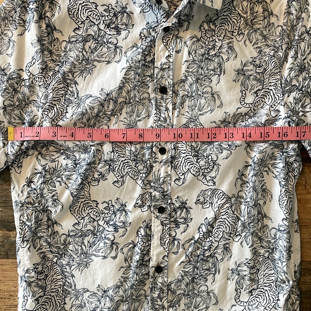 H&M Short Sleeve Button Up - Picture 3 of 5